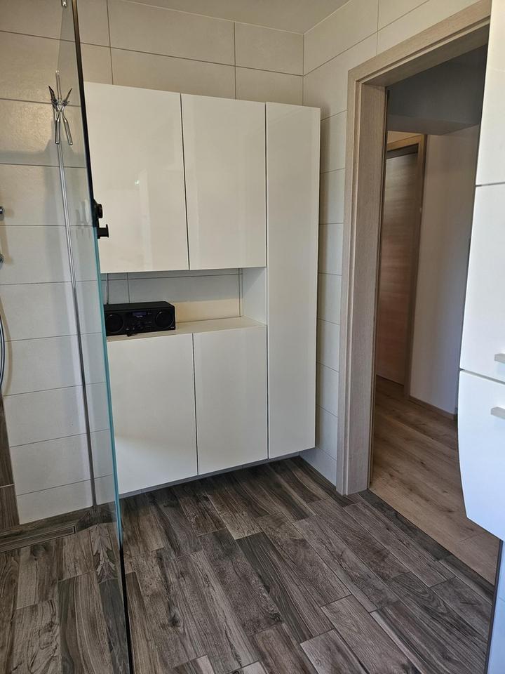 Moderne Luxus Traumwohnung in ruhiger Lage – 210 m² Wfl mit 7 Zimmern, zwei Bädern + 300m2 Garten – Bild 36