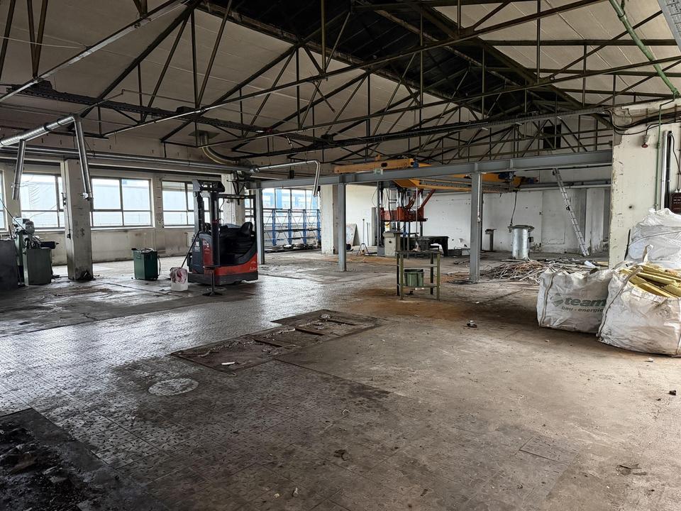 638 qm bezugsfertige Büro-/Seminar-/Konferenzfläche optional + 750 m² Gewerbehalle – Bild 22