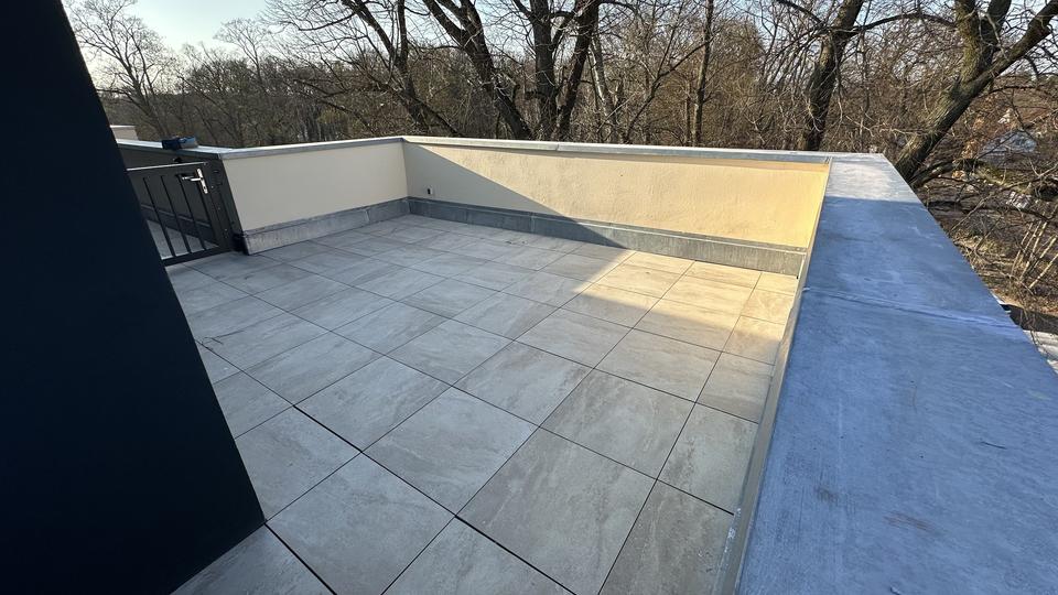 Penthouse im Schloss Siethen – Exklusives Wohnen mit Dachterrasse & Abendsonne – Bild 2