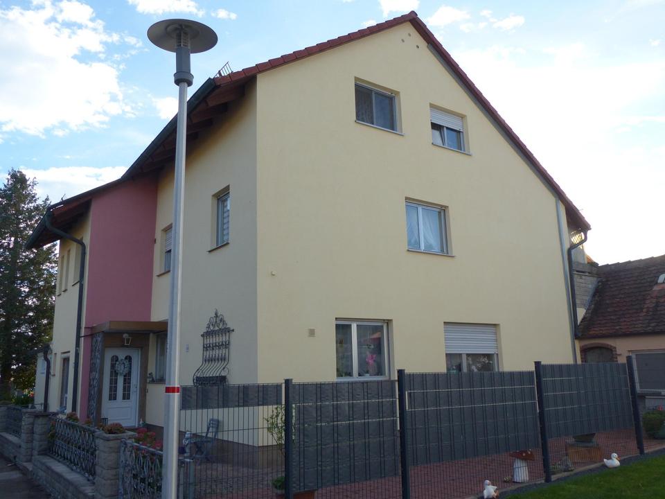 Großzügiges und sehr gepflegtes Ein-/Zweifamilienwohnhaus in AN-Meinhardswinden – Bild 2