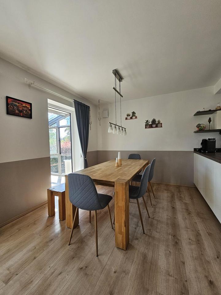 Moderne Luxus Traumwohnung in ruhiger Lage – 210 m² Wfl mit 7 Zimmern, zwei Bädern + 300m2 Garten – Bild 28