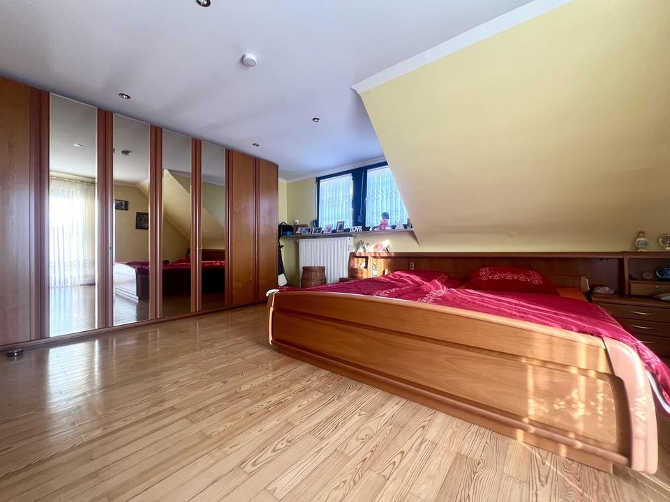 Gepflegtes Einfamilienhaus mit Einliegerwohnung in schöner Waldrandlage – Bild 18