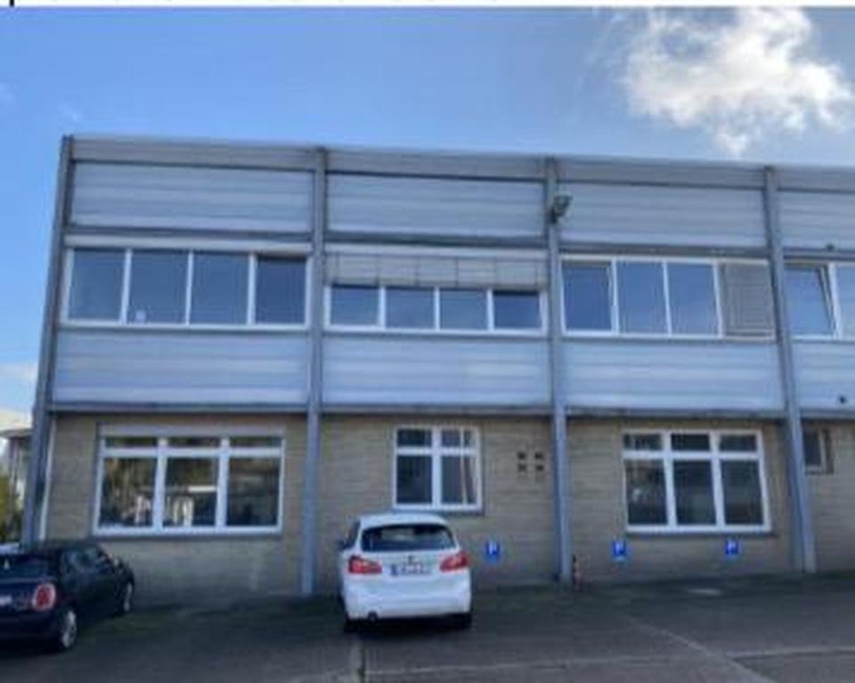 638 qm bezugsfertige Büro-/Seminar-/Konferenzfläche optional + 750 m² Gewerbehalle – Bild 10