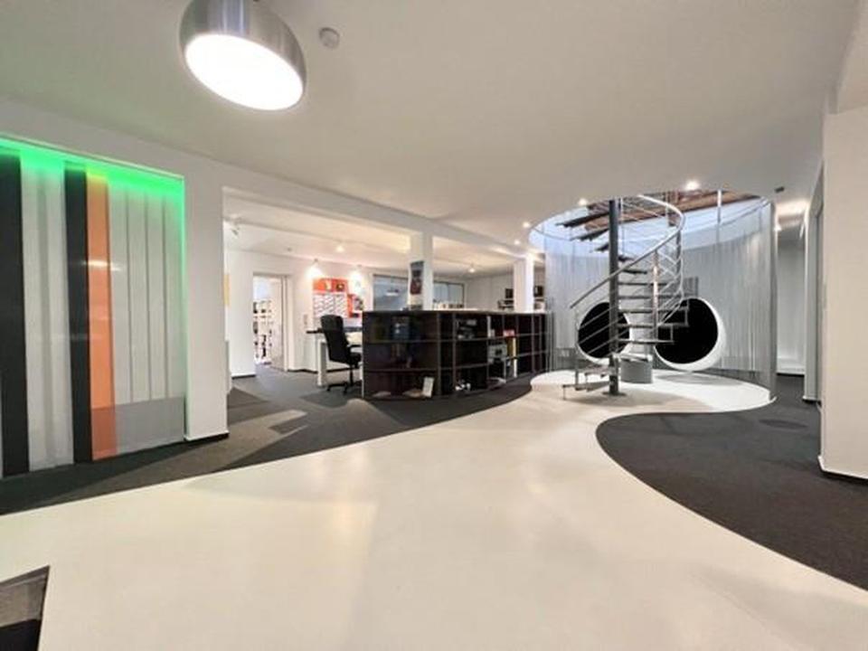 REPRÄSENTATIVES MAISSONETTE BÜRO in TOP DESIGNER HAUS 330 qm auf 2 Etagen – Bild 2