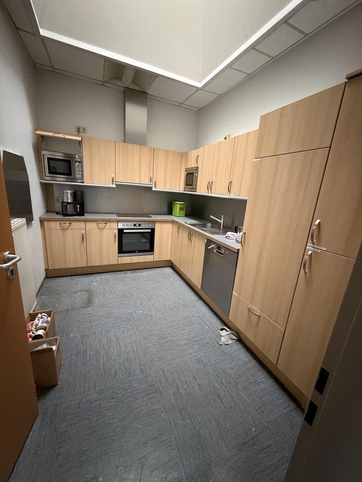 638 qm bezugsfertige Büro-/Seminar-/Konferenzfläche optional + 750 m² Gewerbehalle – Bild 20