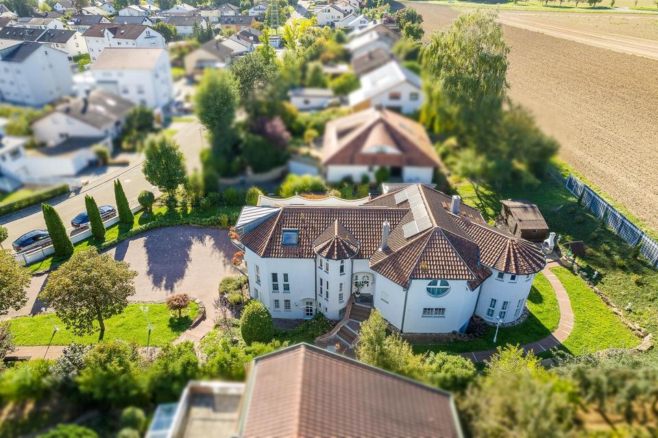 Zentrumsnah & dennoch am Feldrand - exklusive Villa in Eppingen – Bild 3