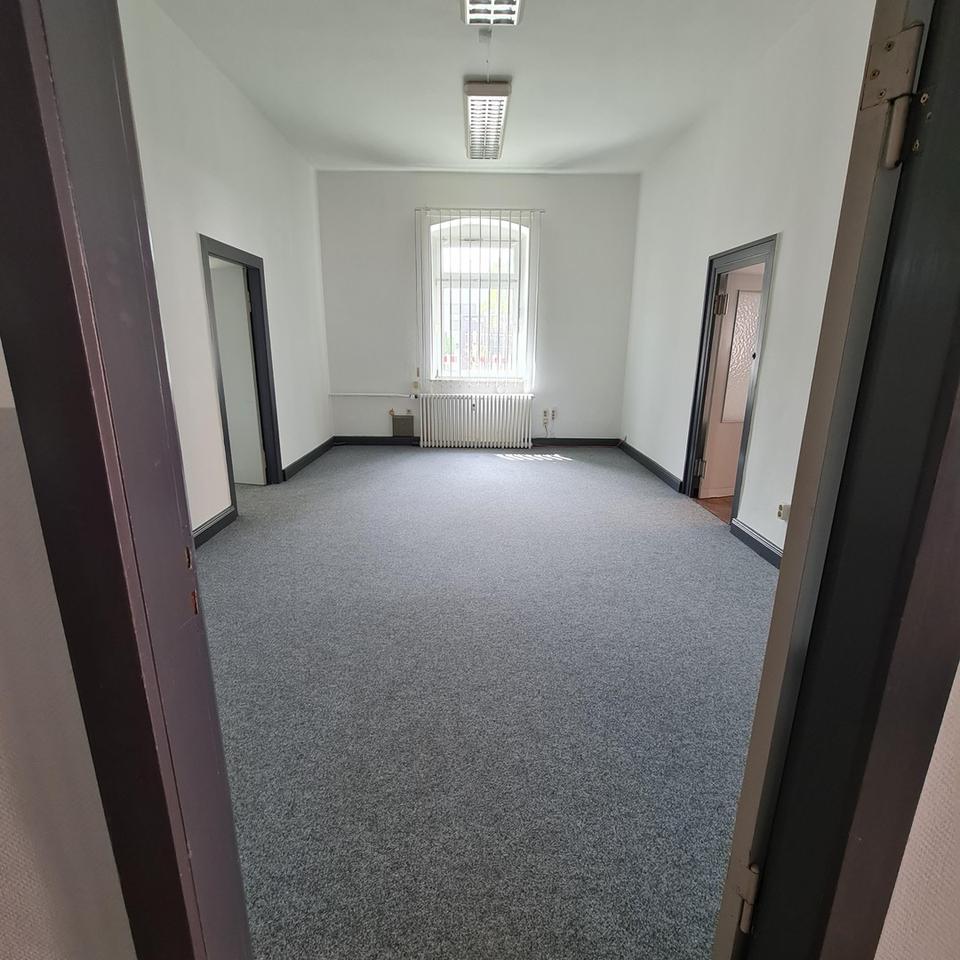 Büro ebenerdig, ruhig, Option auf 2 Pkw - Stellplätze – Bild 13