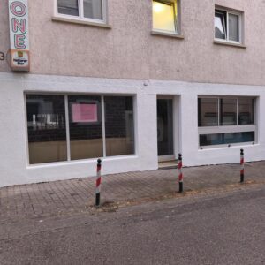 Vielseitiges nutzbares Ladenlokal im Ortskern von 75228 Ispringen zu vermieten