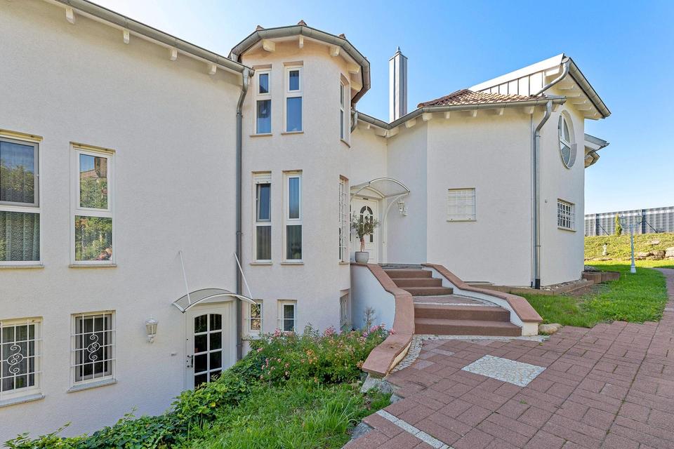 Zentrumsnah & dennoch am Feldrand - exklusive Villa in Eppingen