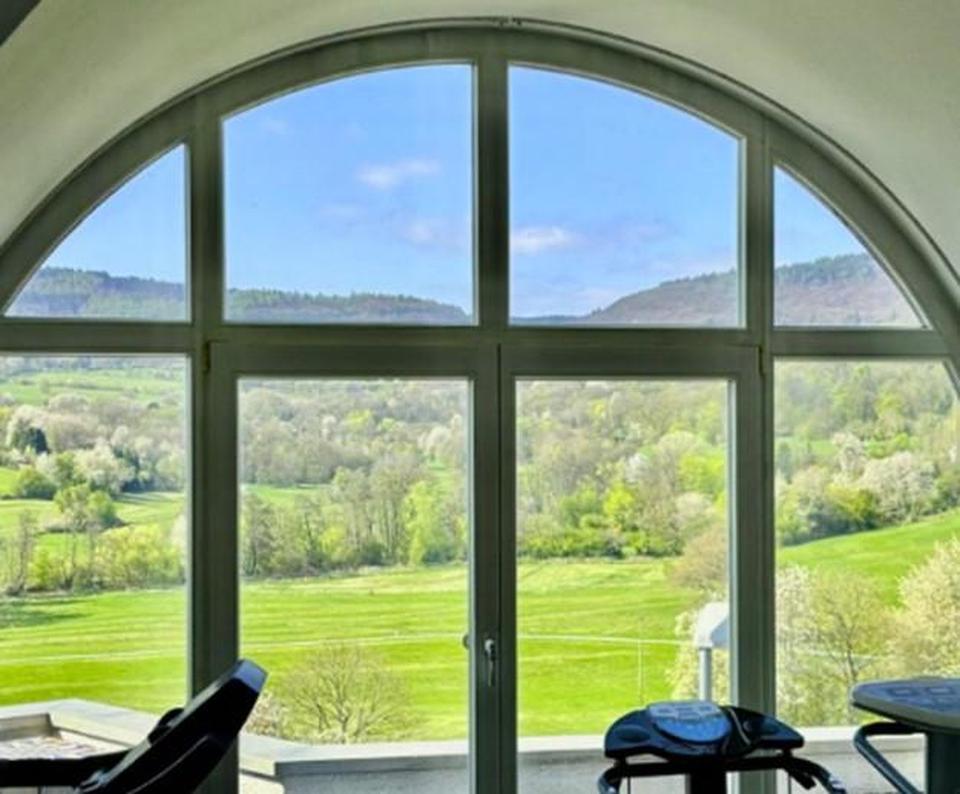 Split-Level-Haus mit unverbaubarem 180° Blick auf die Königsteiner Burg – Bild 15