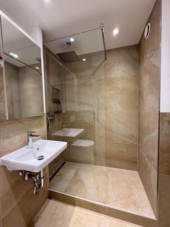 Geschmackvolle & kernsanierte 3-Zi-Wohnung | ERSTBEZUG | Parkett + Feinstein + Einbauküche + Balkon – Bild 13