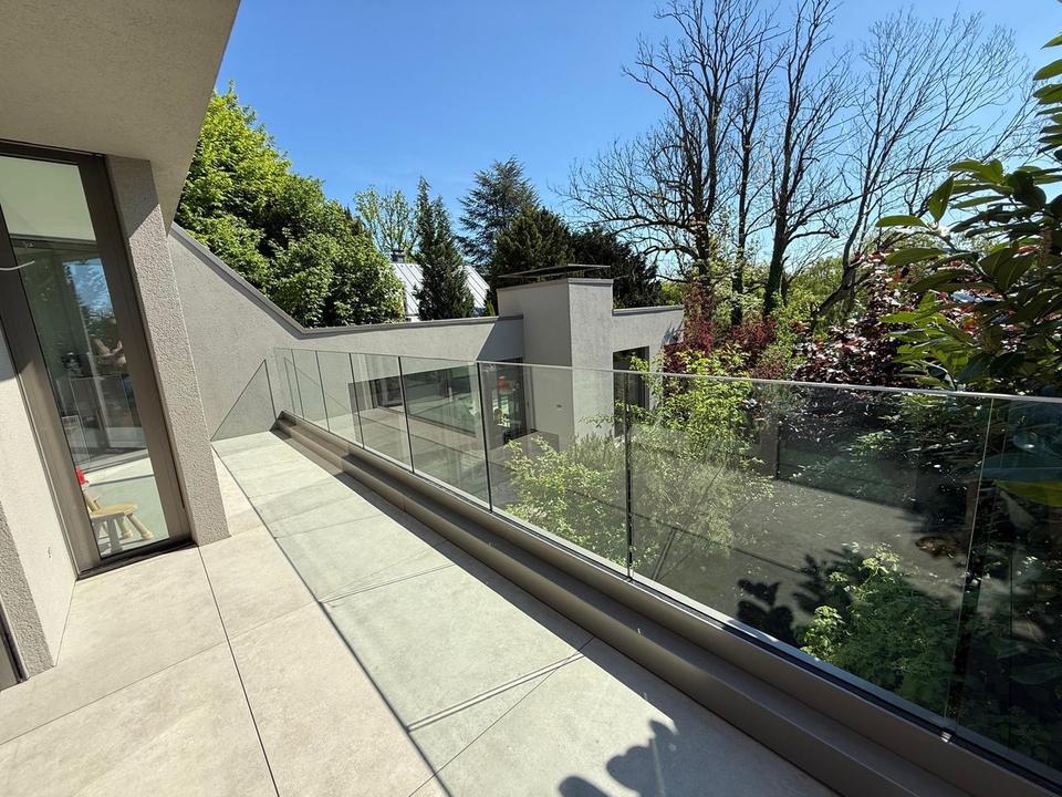 Wunderschönes modernes EFH mit höchster Privatsphäre am Ahlenberg – Bild 7