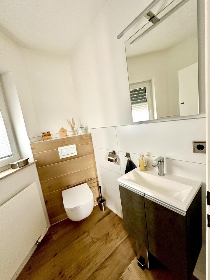 Schönes freistehendes Einfamilienhaus mit Garage und Carport in ruhiger Feldrandlage – Bild 4