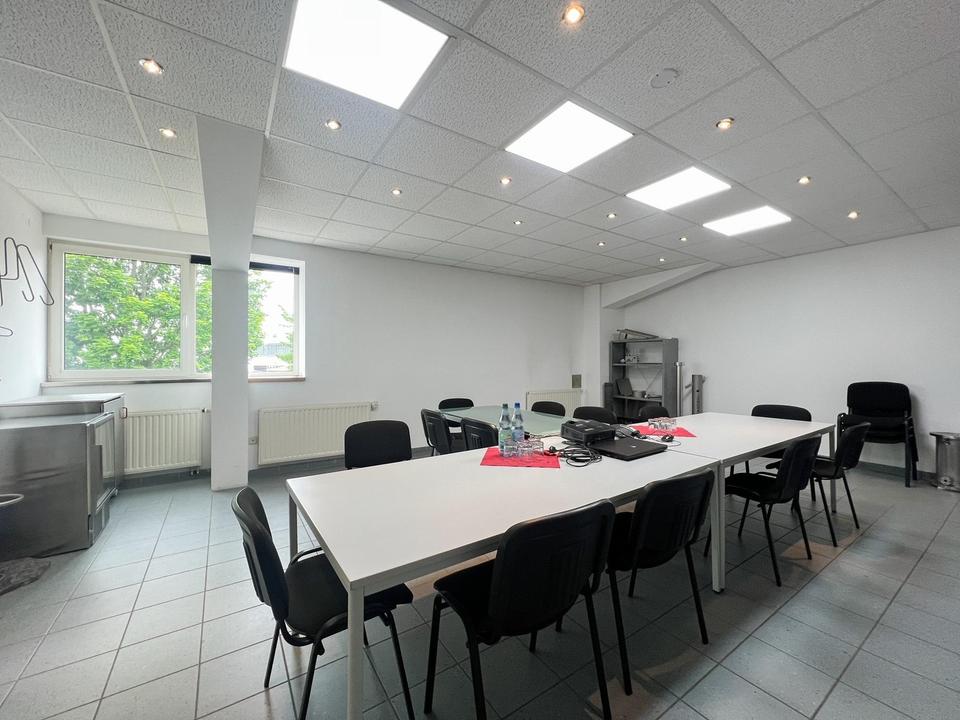 Lagerhalle / Produktionsfläche 2.700qm mit Büros und Freifläche 4.000qm zu vermieten – Bild 9