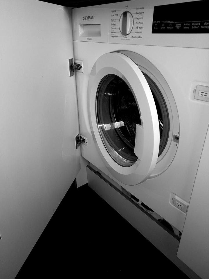 Stilvolle, modernisierte 3-Zimmer-Wohnung mit geh. Innenausstattung , Loggia, EBK, Stellplatz – Bild 10