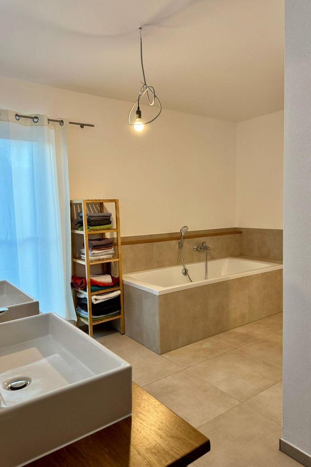 Bezugsfertiger Neubau in wunderschöner Ortsrandlage – Bild 27