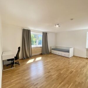 WG: Liebevoll eingerichtetes, ruhiges WG-Zimmer in Milbertshofen