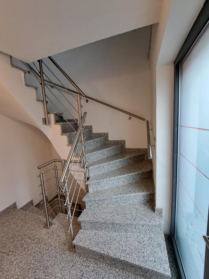 Moderne Luxus Traumwohnung in ruhiger Lage – 210 m² Wfl mit 7 Zimmern, zwei Bädern + 300m2 Garten – Bild 13