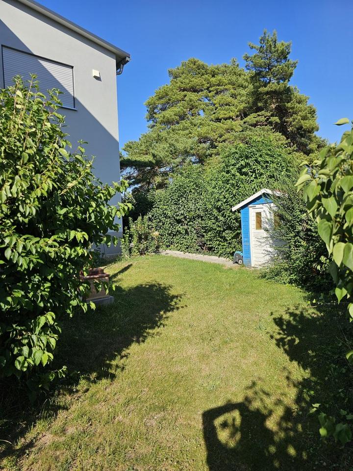 Moderne Luxus Traumwohnung in ruhiger Lage – 210 m² Wfl mit 7 Zimmern, zwei Bädern + 300m2 Garten – Bild 40