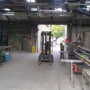 Vielfältig nutzbare frei werdende Gewerbefläche mit Einfamilienhaus und Einliegerwohnung