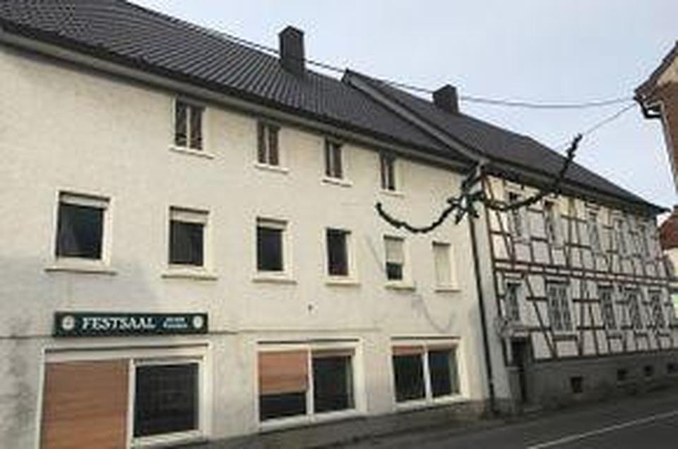 Balve, beste Lage, Wohn-Geschäftshaus über 1000 qm, 1/3 Gewerbe, 2/ 3 Wohnen – Bild 2