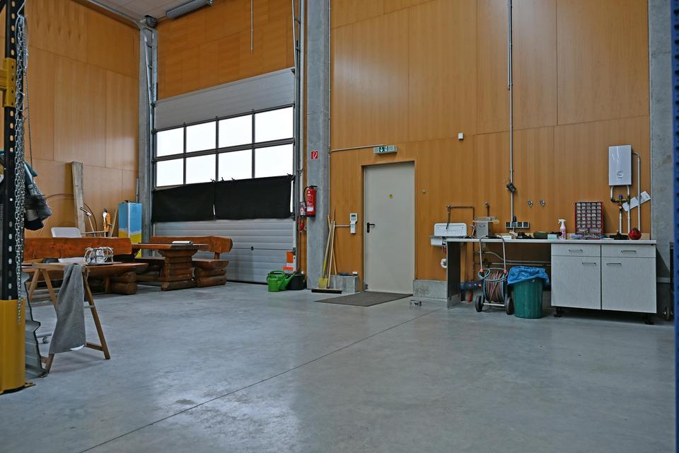 Top Gepflegte Gewerbeimmobile mit großem Gewerbegrundstück – Bild 4