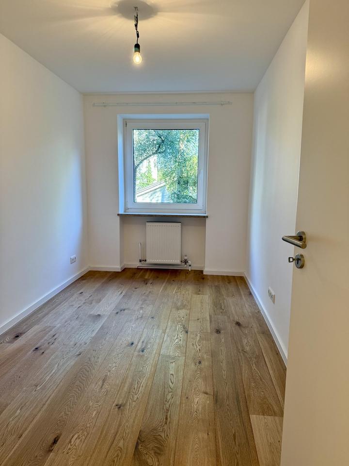 Geschmackvolle & kernsanierte 3-Zi-Wohnung | ERSTBEZUG | Parkett + Feinstein + Einbauküche + Balkon – Bild 9