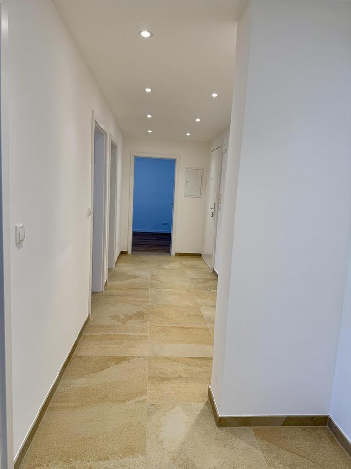 Geschmackvolle & kernsanierte 3-Zi-Wohnung | ERSTBEZUG | Parkett + Feinstein + Einbauküche + Balkon – Bild 11