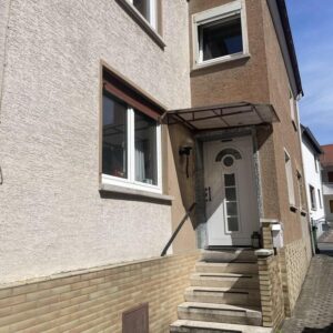 Geräumiges, 7-Zimmer-Ein bis Zweifamilienhaus mit separater Einligerwohnung
