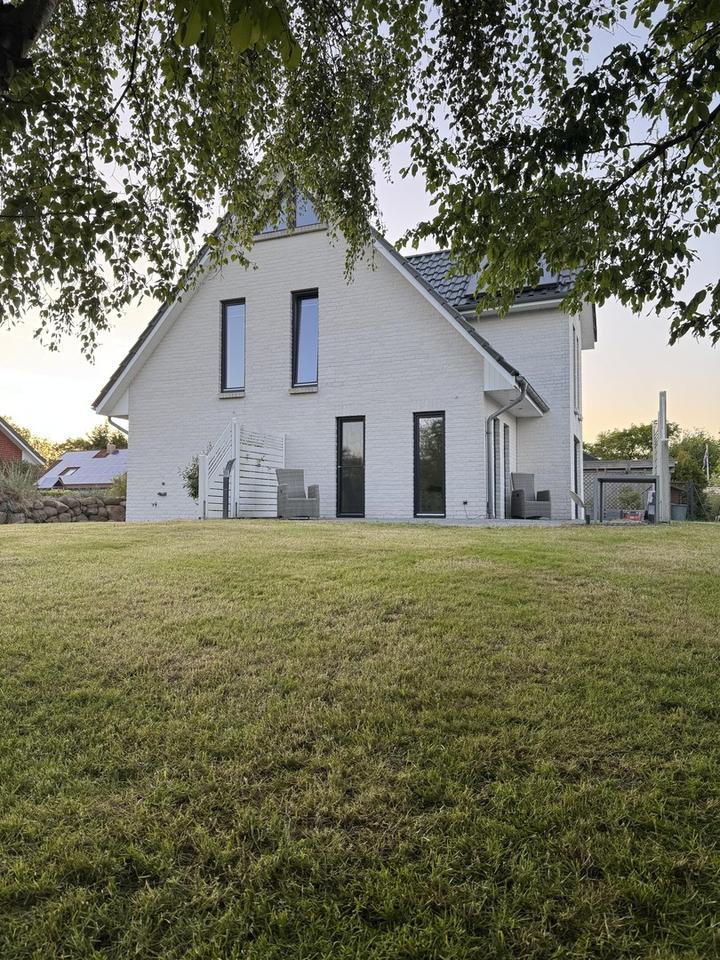 Charmantes Einfamilienhaus mit Einliegerwohnung, Fußbodenheizung und großem Garten – Bild 4