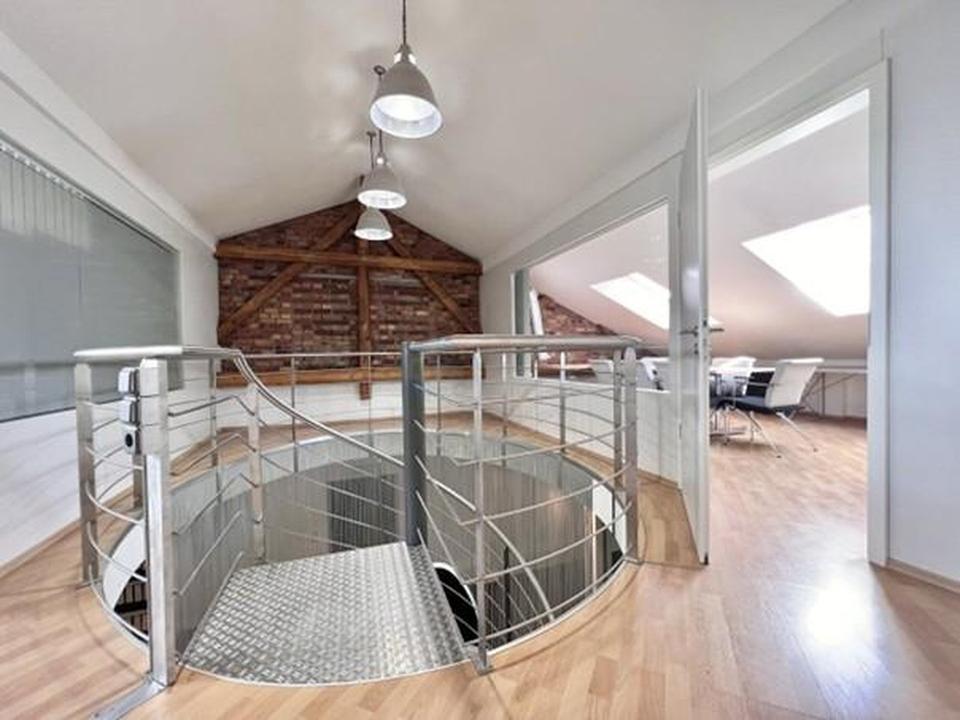 REPRÄSENTATIVES MAISSONETTE BÜRO in TOP DESIGNER HAUS 330 qm auf 2 Etagen – Bild 12