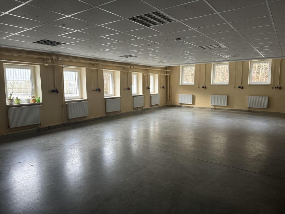 Lagerhalle / Produktion 3200qm mit Büro, Dusche, WC zu verkaufen – Bild 12