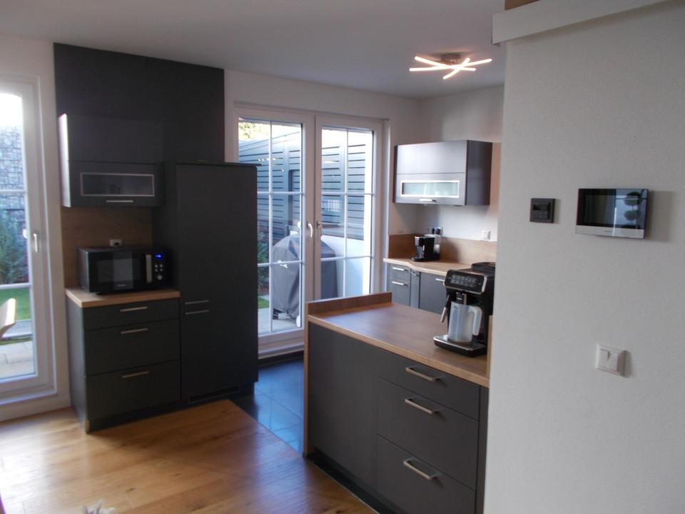 Schönes Walmdach-DHH mit Doppelcarport, zentrale Lage – Bild 22