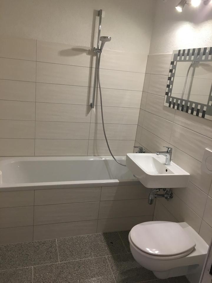 3-Raum-Wohnung mit Balkon und Einbauküche in Lößnitz – Bild 5