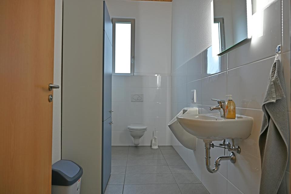 Top Gepflegte Gewerbeimmobile mit großem Gewerbegrundstück – Bild 10