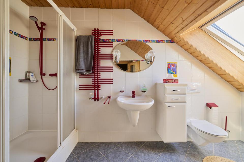 Großzügiges Einfamilienhaus auf traumhaft schönem Grundstück – Bild 9