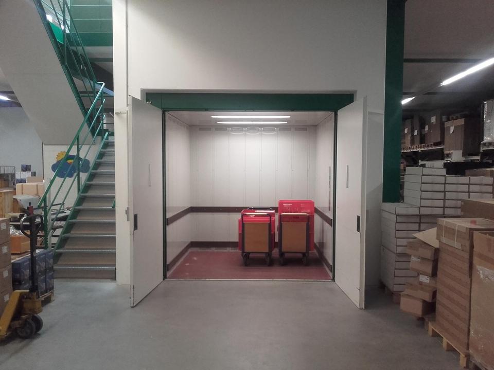Moderne Lagerhalle, Bj.2004,2000m², 2- geschossig mit Aufzug, Rolltor und Schleuse für Be-Entladung – Bild 10