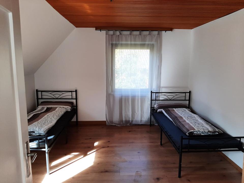 Voll möblierte Monteurzimmer zum Vermieten – Bild 5