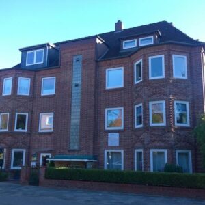 schöne, modernisierte 3 Zimmer Altbauwohnung mit Balkon