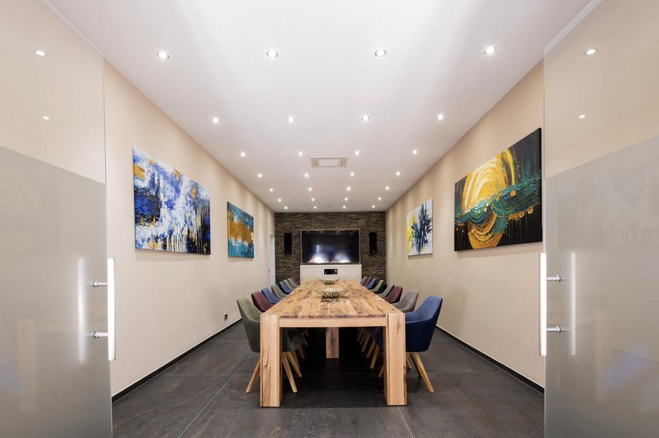 Professionelles Arbeiten in stilvollem Umfeld - Moderne Arbeitsplätze – Bild 12