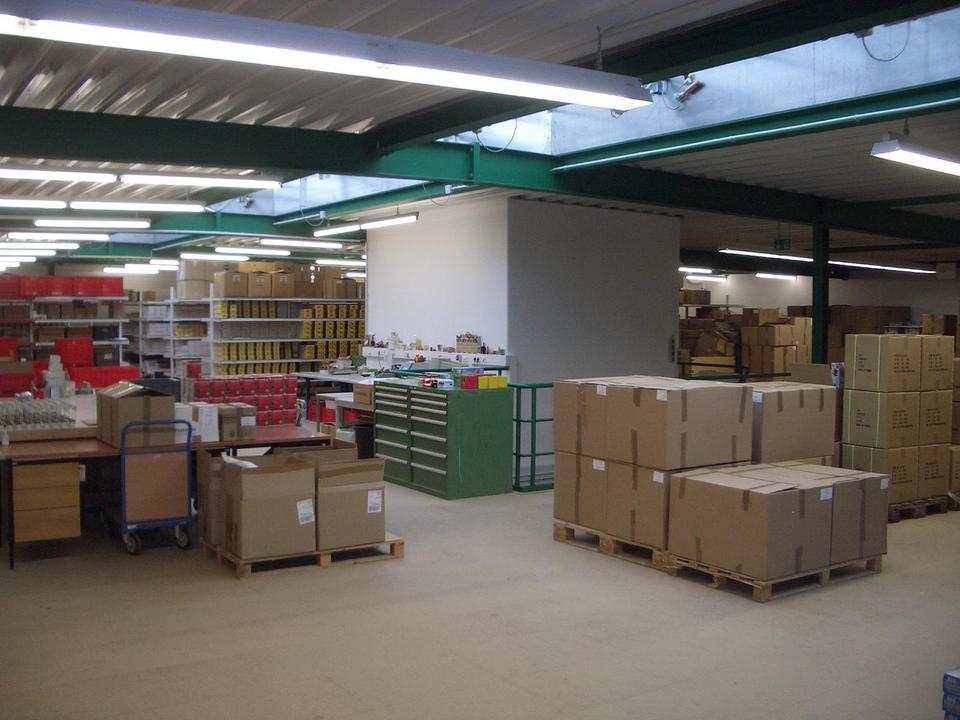 Moderne Lagerhalle, Bj.2004,2000m², 2- geschossig mit Aufzug, Rolltor und Schleuse für Be-Entladung – Bild 20