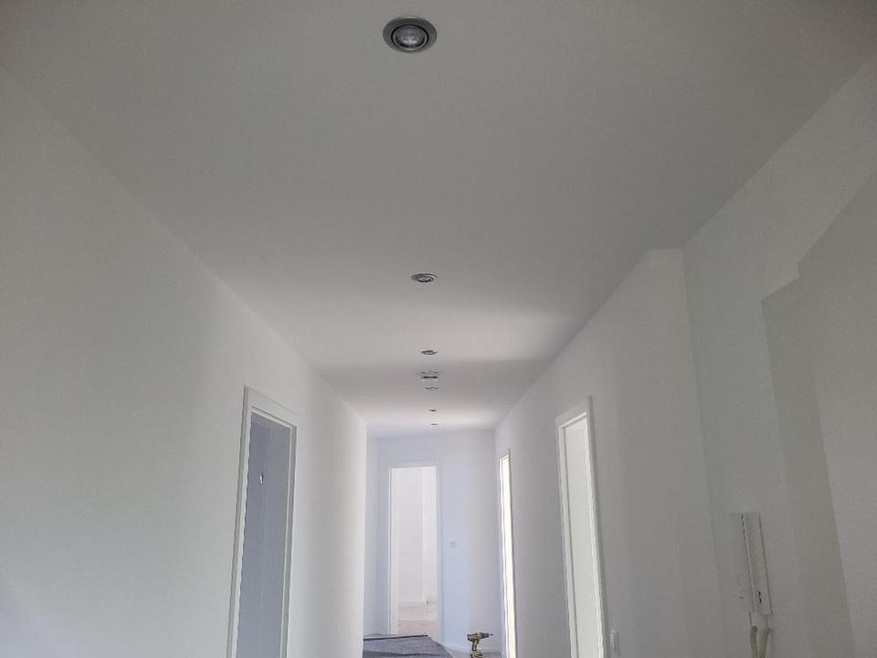 Super sanierte 4-Raum Dachgeschoss WE mit neuer Einbauküche – Bild 8