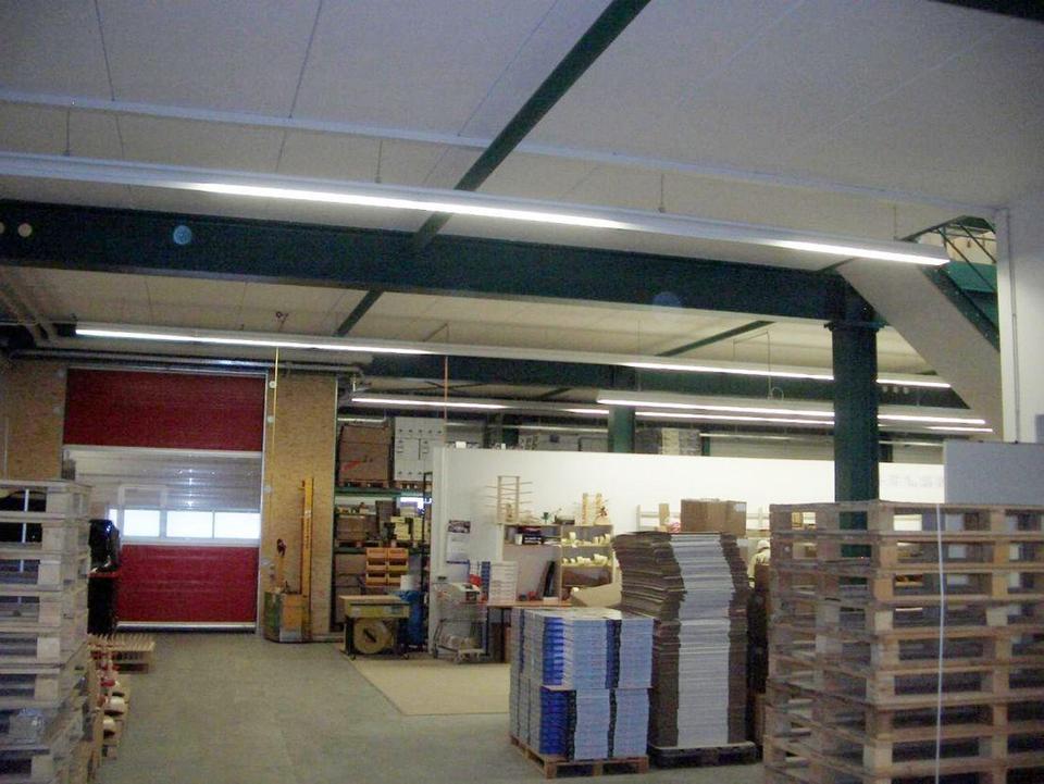 Moderne Lagerhalle, Bj.2004,2000m², 2- geschossig mit Aufzug, Rolltor und Schleuse für Be-Entladung – Bild 6