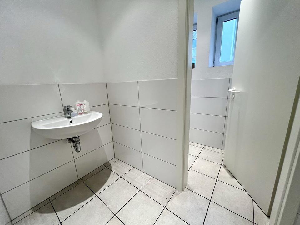 Barrierefreie Praxis-/Gewerbefläche mit 255 m², großer Terrasse, 3 Badezimmern – ab sofort! – Bild 13
