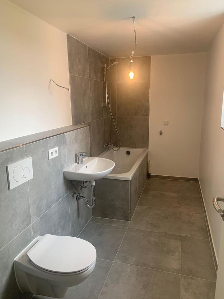 Wohnen über den Dächern: 4-ZKB mit traumhaftem Ausblick in Mainaschaff – Bild 2