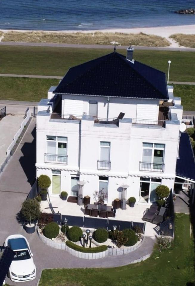 Villa/Haus in weiß/blau* Exklusiv*1.Reihe*400qm** – Bild 2