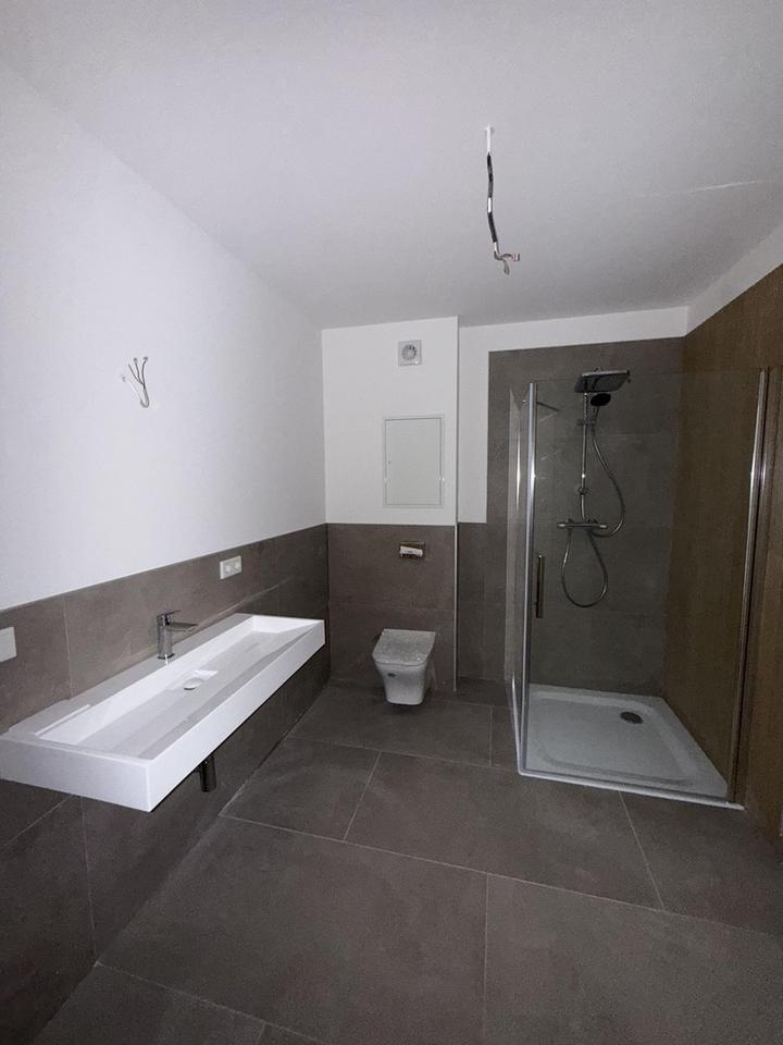 Top-Aussicht! 2-Zimmer-Wohnung, Erstbezug, 78 qm, Aufzug, Carport – Bild 4