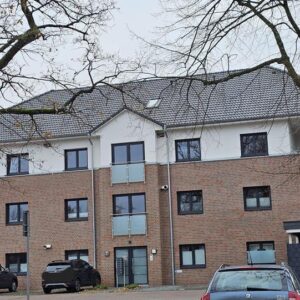 Neuwertige 2-Zimmer Erdgeschosswohnung mit Einbauküche + Garten