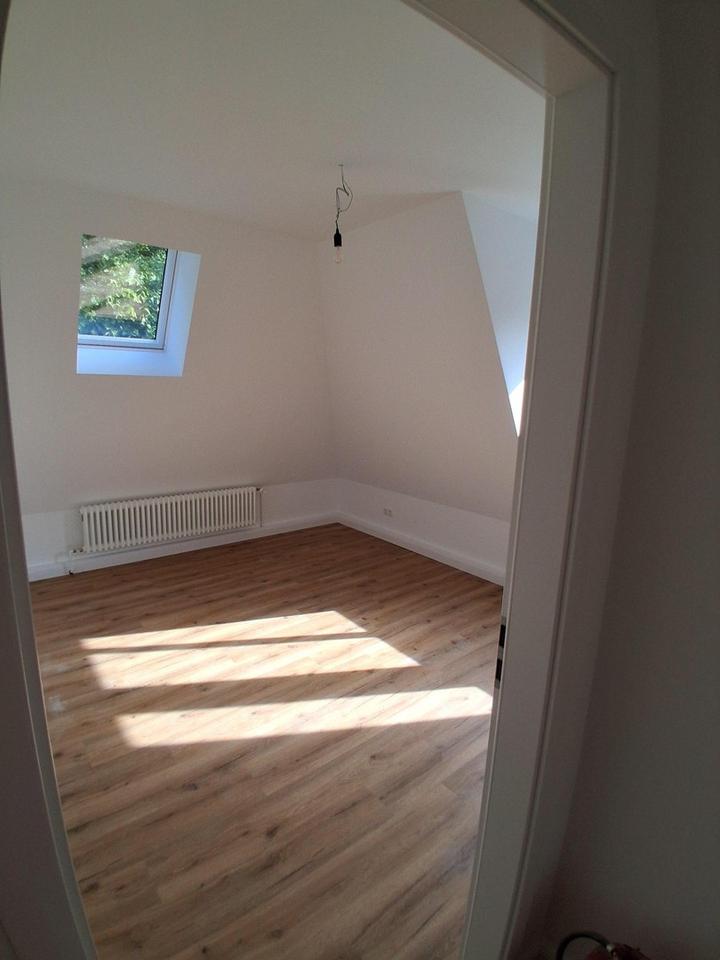 Schöne neu errichtete 3 bis 4 Zimmer-Dachgeschosswohnung mit geh. Innenausstattung und Dachterrasse – Bild 9