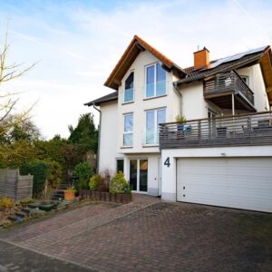 Von Privat: Großzügiges EFH mit ELW und Garage in Roßdorf / beste Wohnlage